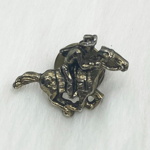 🔮 5/$25 Vintage Cowboy On Horseback Pin - Picture 1 of 2